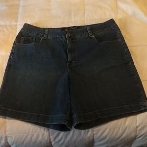 Gloria Vanderbilt Shorts